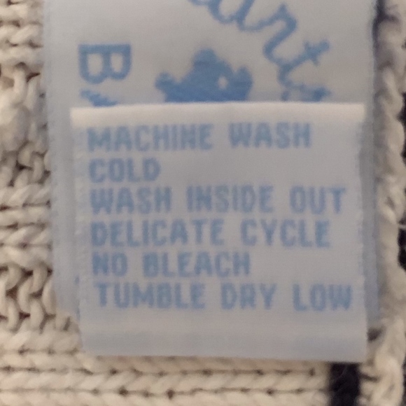 White Vest with blue detail at collar line. - Picture 5 of 6